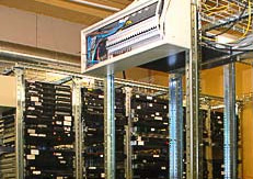 Стойки с серверами с лицевой стороны.